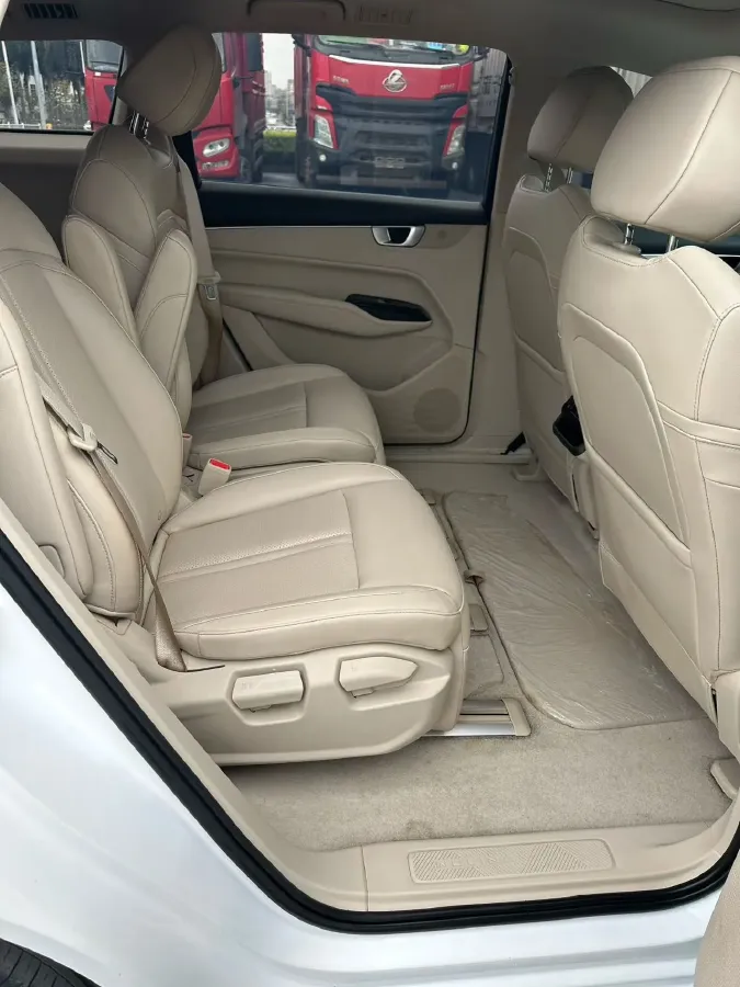 2022 WuLing KaiJie 1.5T 177HP L4 CVT,autocango,china used car exporter,china ev exporter,chinese used car exporter,chinese used ev exporter