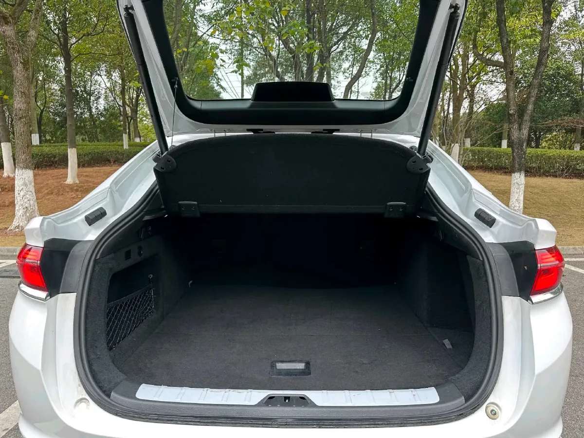 2021 Geely Tugella 2.0T 238HP L4 8AT,autocango,china used car exporter,china ev exporter,chinese used car exporter,chinese used ev exporter