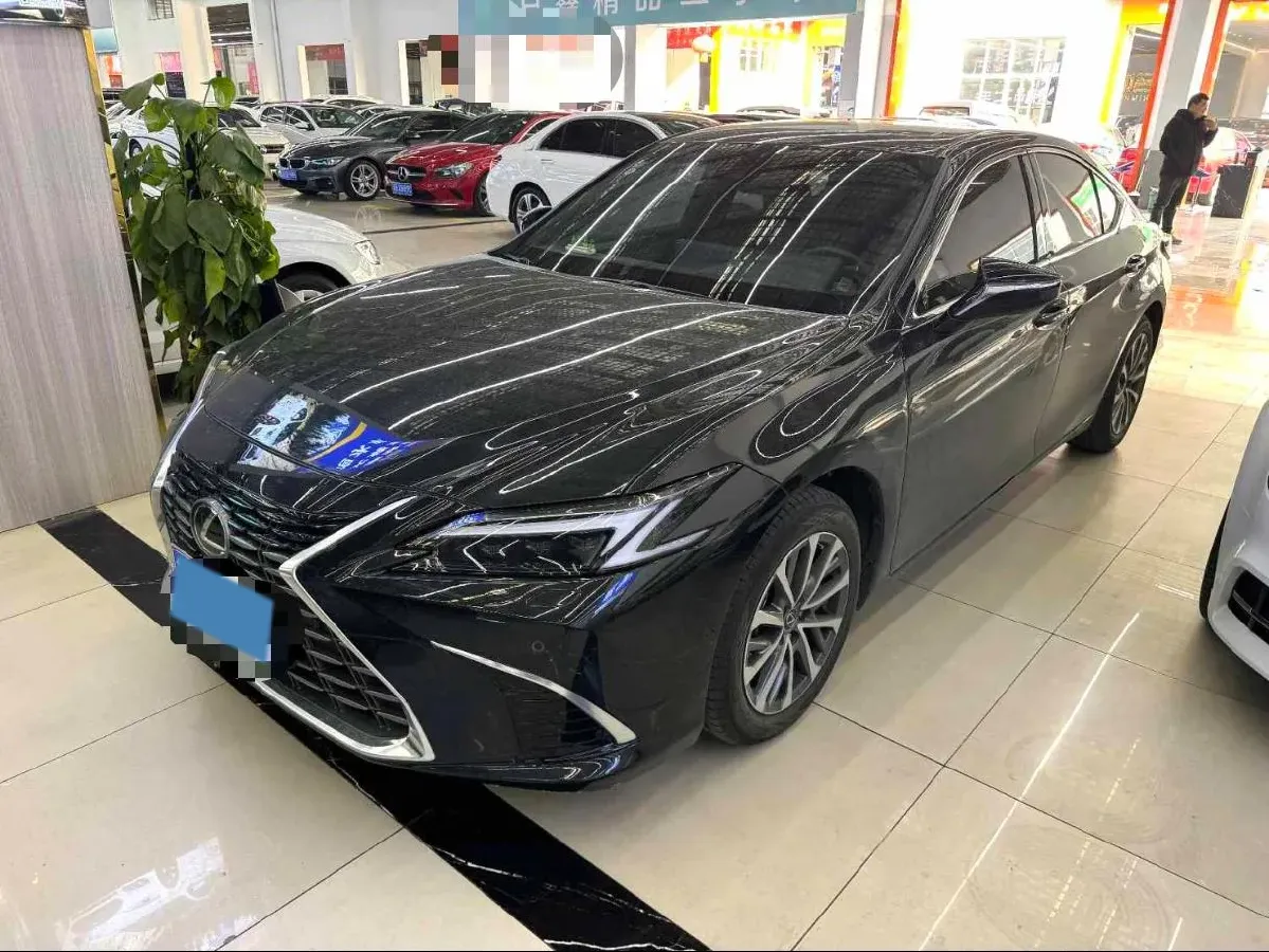 2025 Lexus ES 2.0L 173HP L4 CVT,autocango,china used car exporter,china ev exporter,chinese used car exporter,chinese used ev exporter