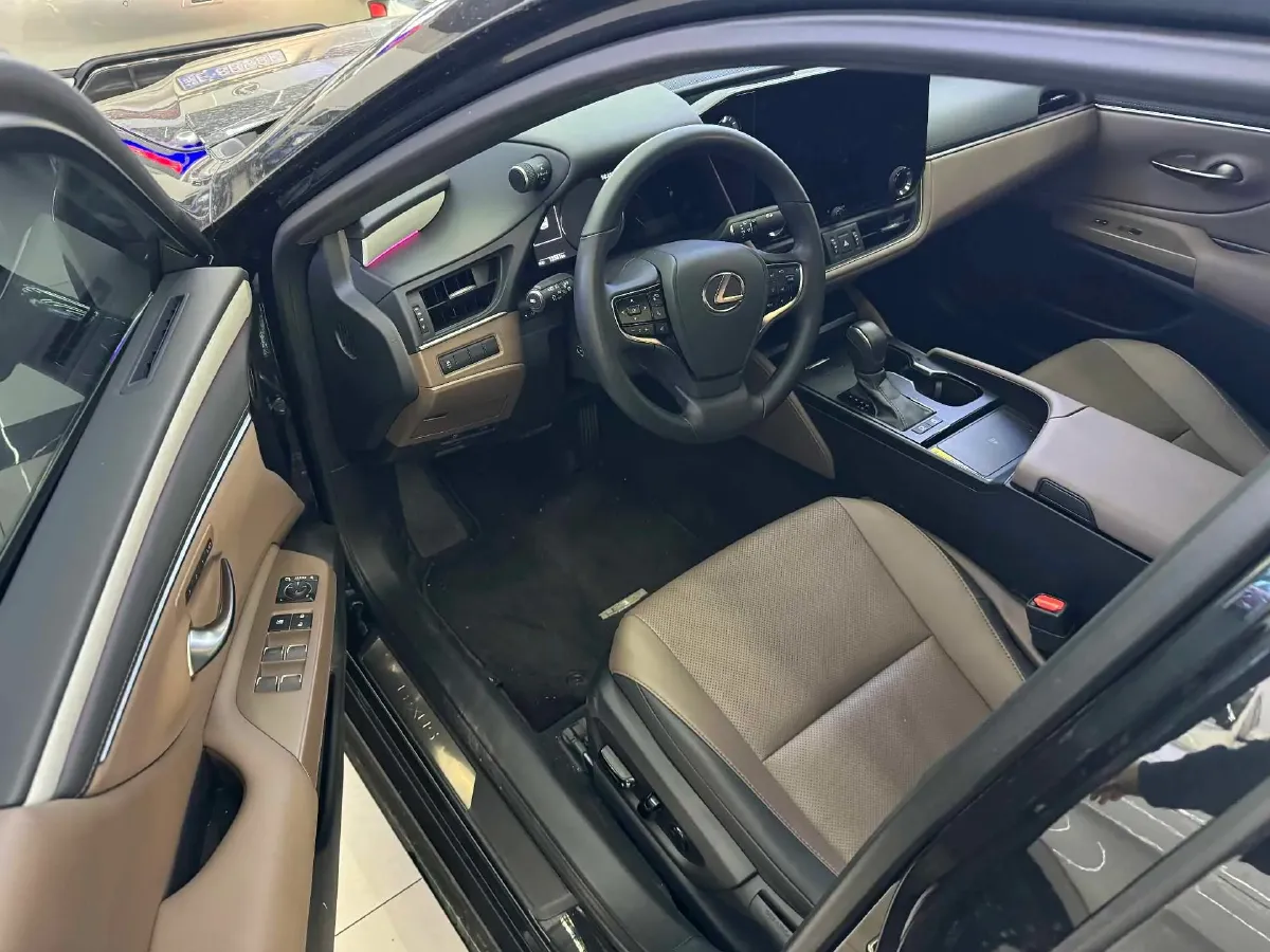 2025 Lexus ES 2.0L 173HP L4 CVT,autocango,china used car exporter,china ev exporter,chinese used car exporter,chinese used ev exporter