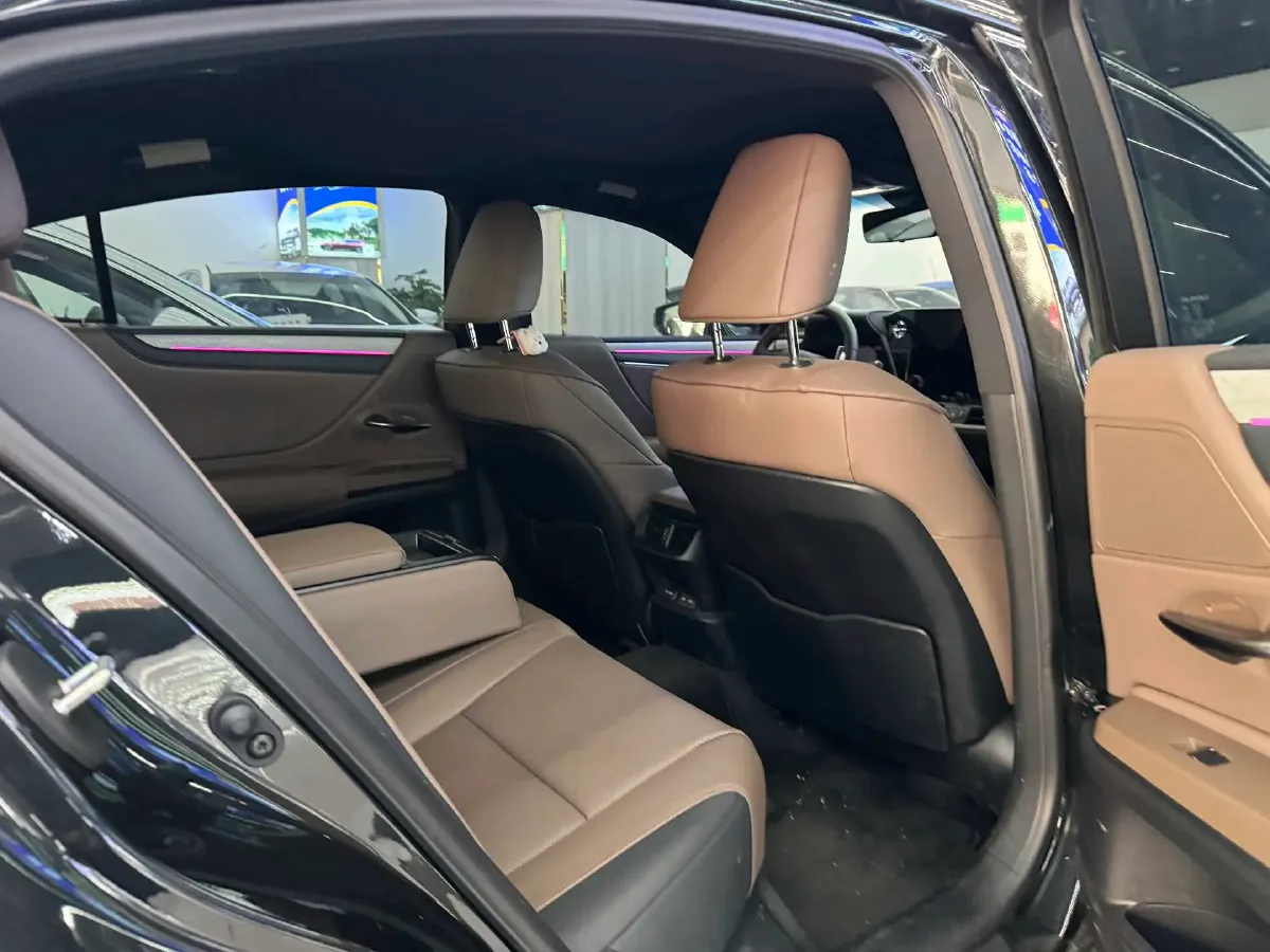 2025 Lexus ES 2.0L 173HP L4 CVT,autocango,china used car exporter,china ev exporter,chinese used car exporter,chinese used ev exporter