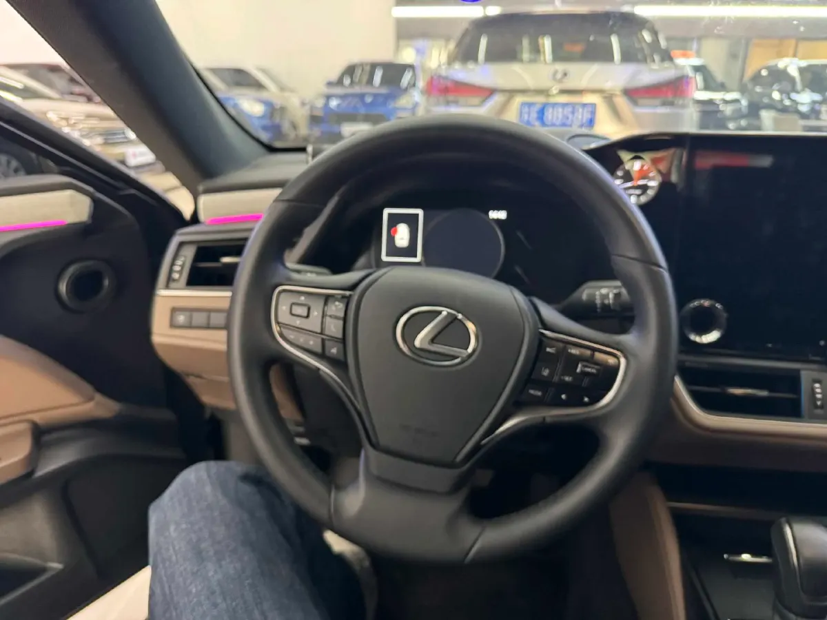 2025 Lexus ES 2.0L 173HP L4 CVT,autocango,china used car exporter,china ev exporter,chinese used car exporter,chinese used ev exporter