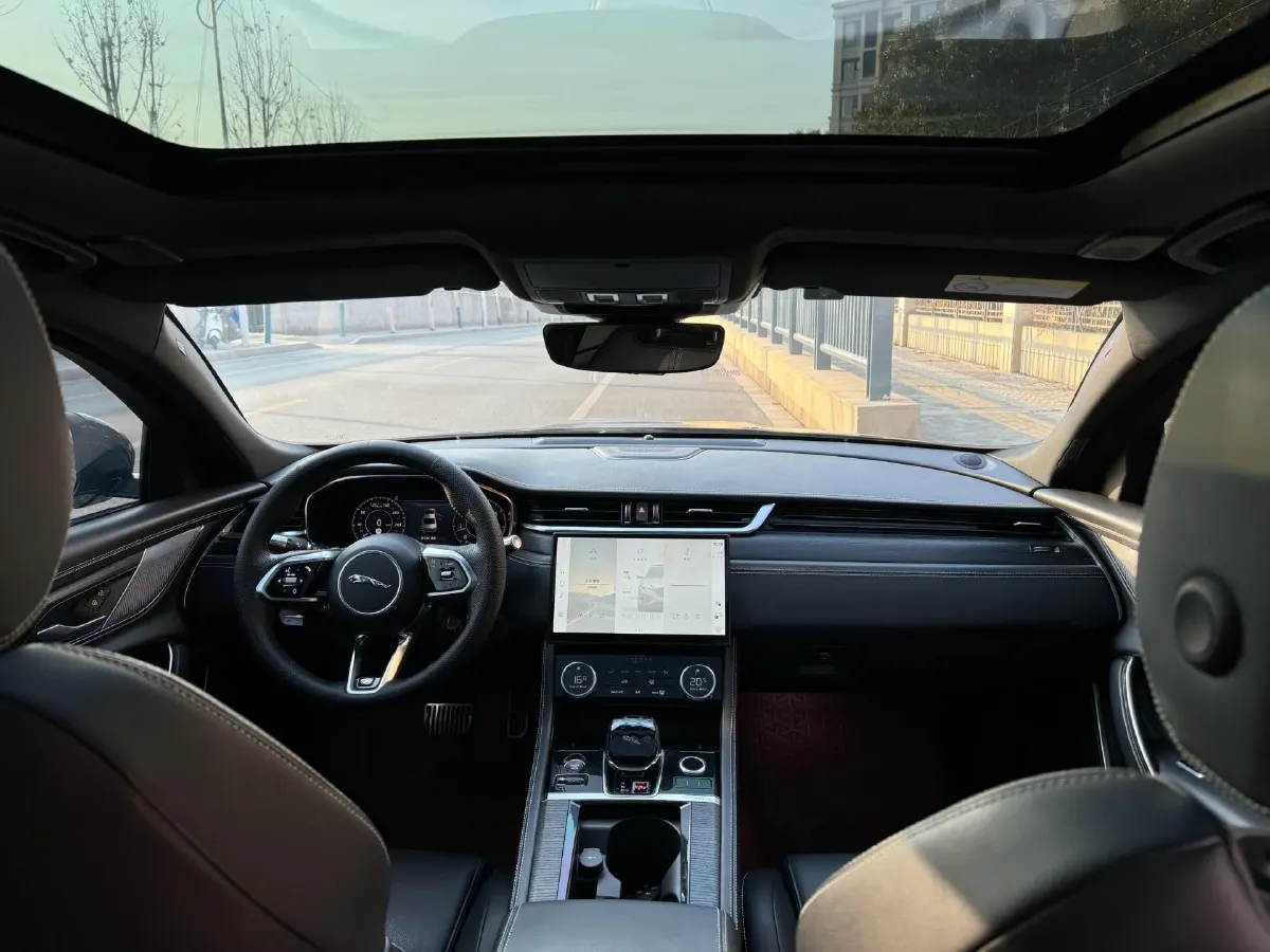 2021 Jaguar XFL 2.0T 250HP L4 8AT,autocango,china used car exporter,china ev exporter,chinese used car exporter,chinese used ev exporter