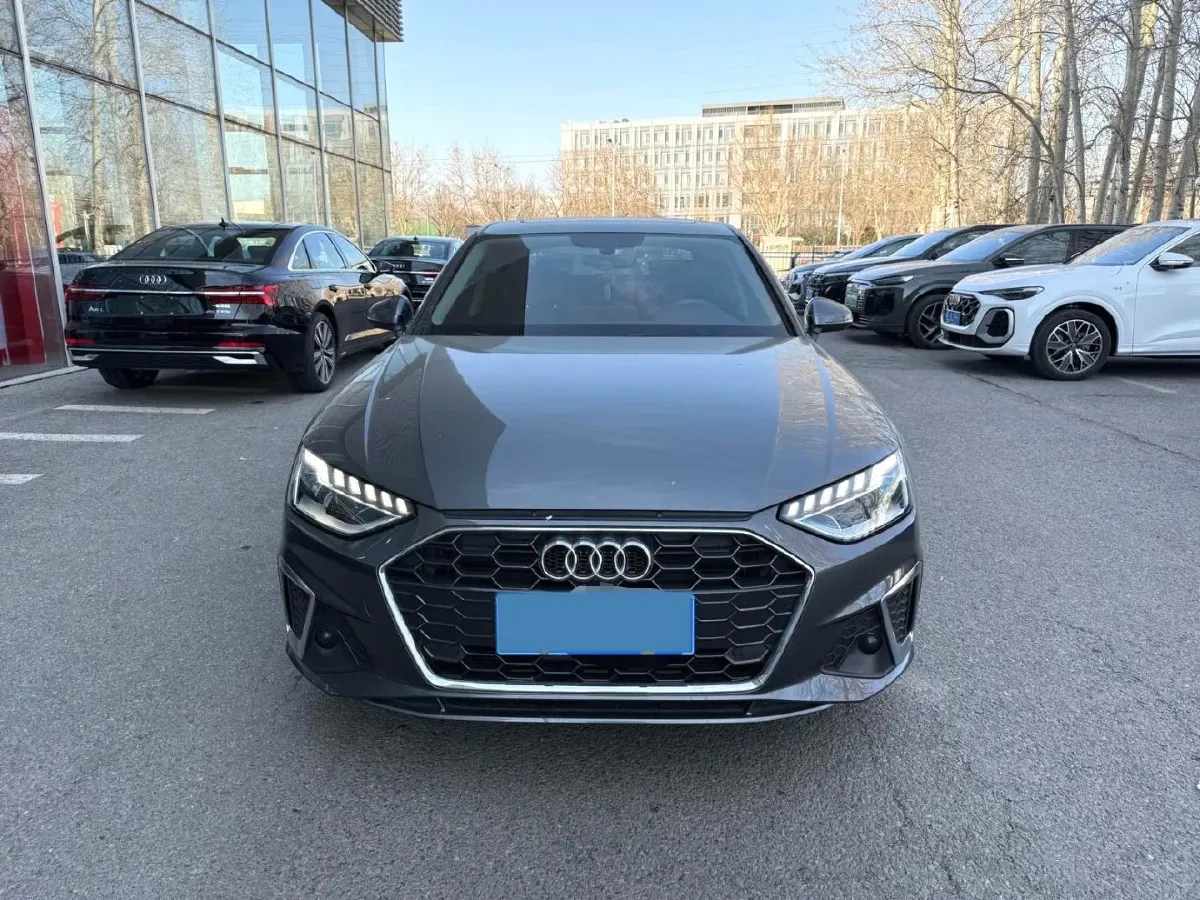 2022 Audi A4L 2.0T 150HP L4 7DCT,autocango,china used car exporter,china ev exporter,chinese used car exporter,chinese used ev exporter
