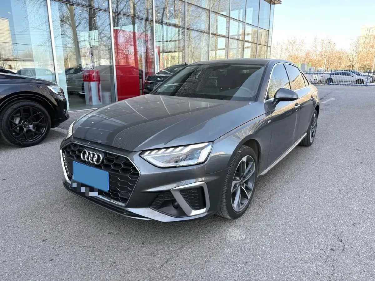 2022 Audi A4L 2.0T 150HP L4 7DCT,autocango,china used car exporter,china ev exporter,chinese used car exporter,chinese used ev exporter