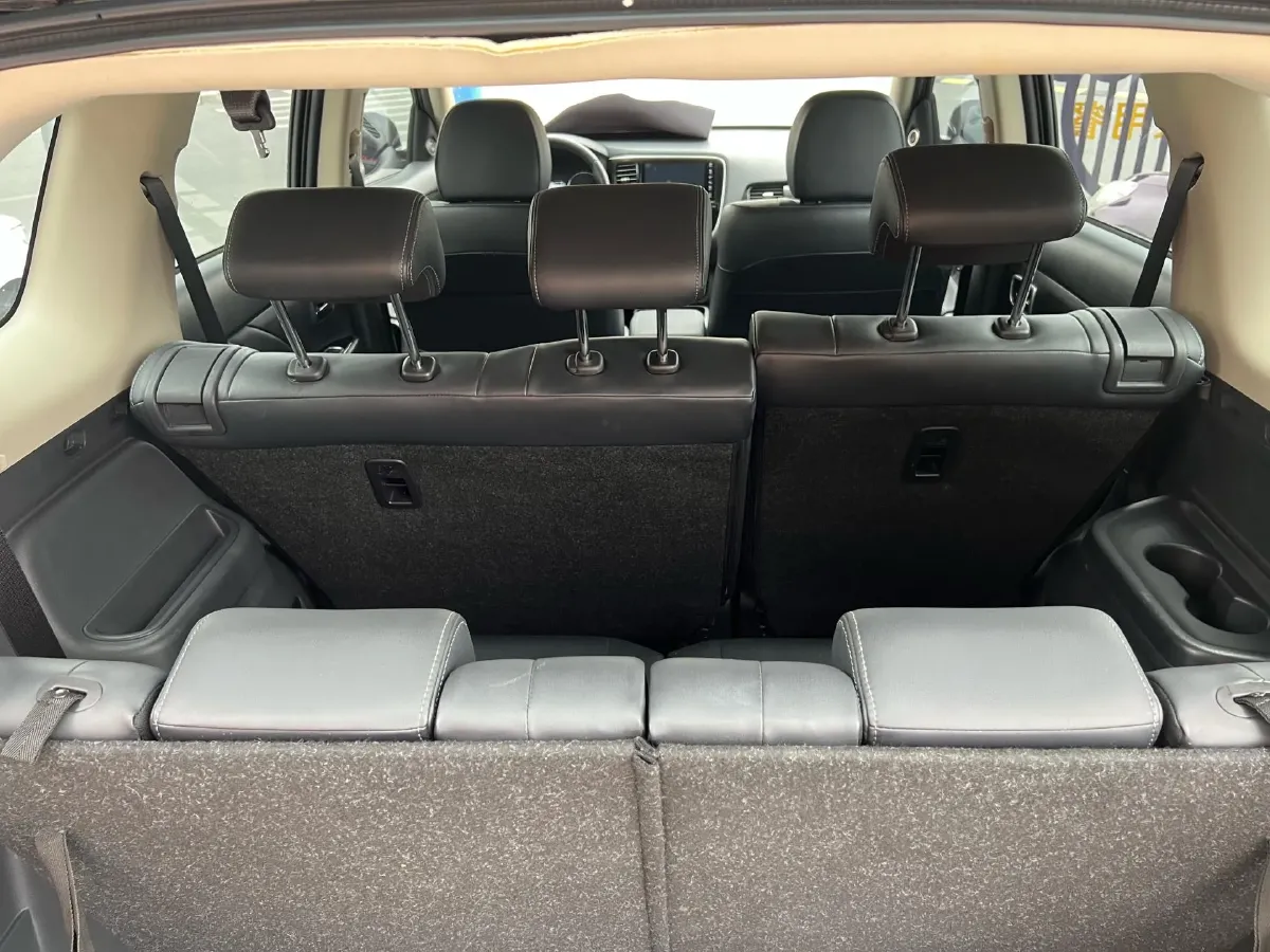 2020 Mitsubishi Outlander 2.0L 166HP L4 CVT,autocango,china used car exporter,china ev exporter,chinese used car exporter,chinese used ev exporter