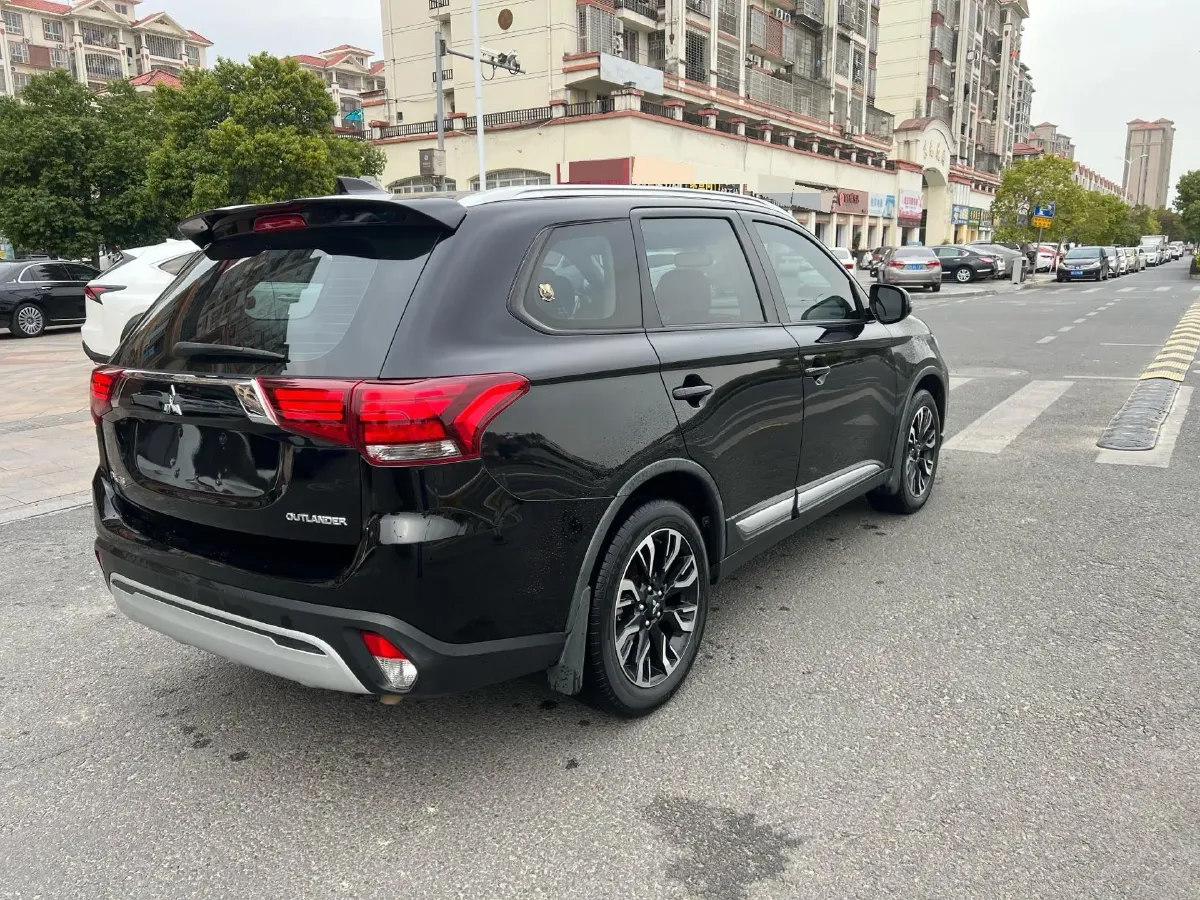 2020 Mitsubishi Outlander 2.0L 166HP L4 CVT,autocango,china used car exporter,china ev exporter,chinese used car exporter,chinese used ev exporter