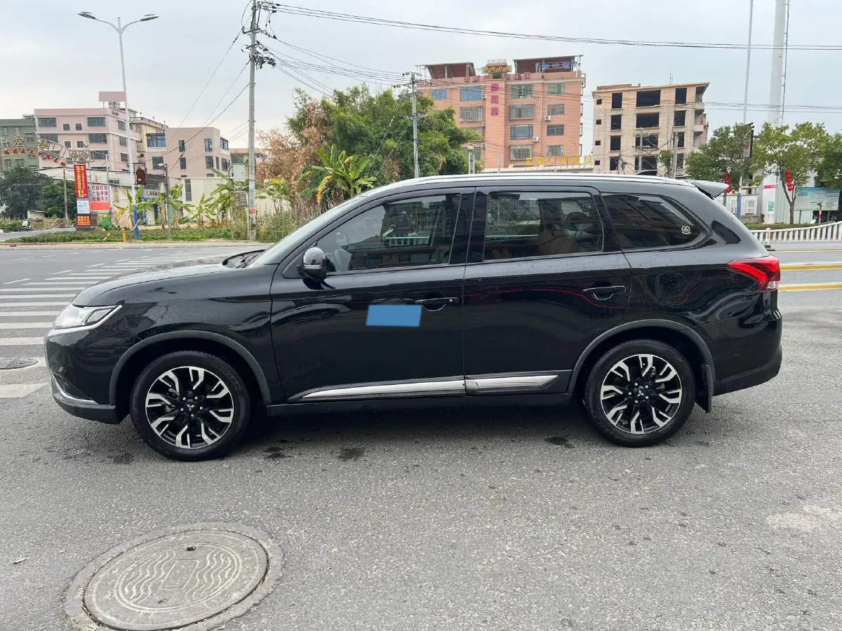 2020 Mitsubishi Outlander 2.0L 166HP L4 CVT,autocango,china used car exporter,china ev exporter,chinese used car exporter,chinese used ev exporter