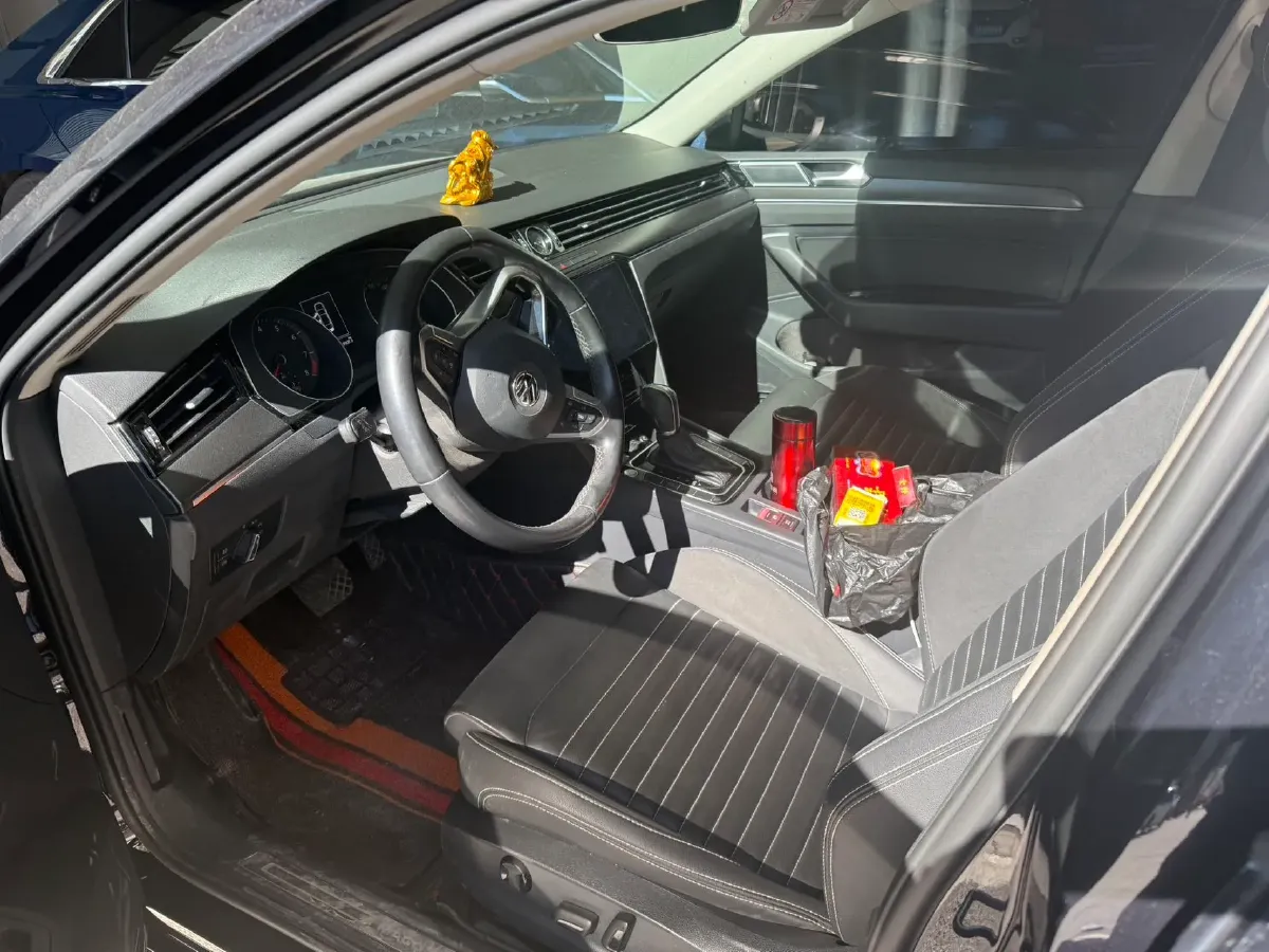 2020 Volkswagen Magotan 2.0T 186HP L4 7DCT,autocango,china used car exporter,china ev exporter,chinese used car exporter,chinese used ev exporter