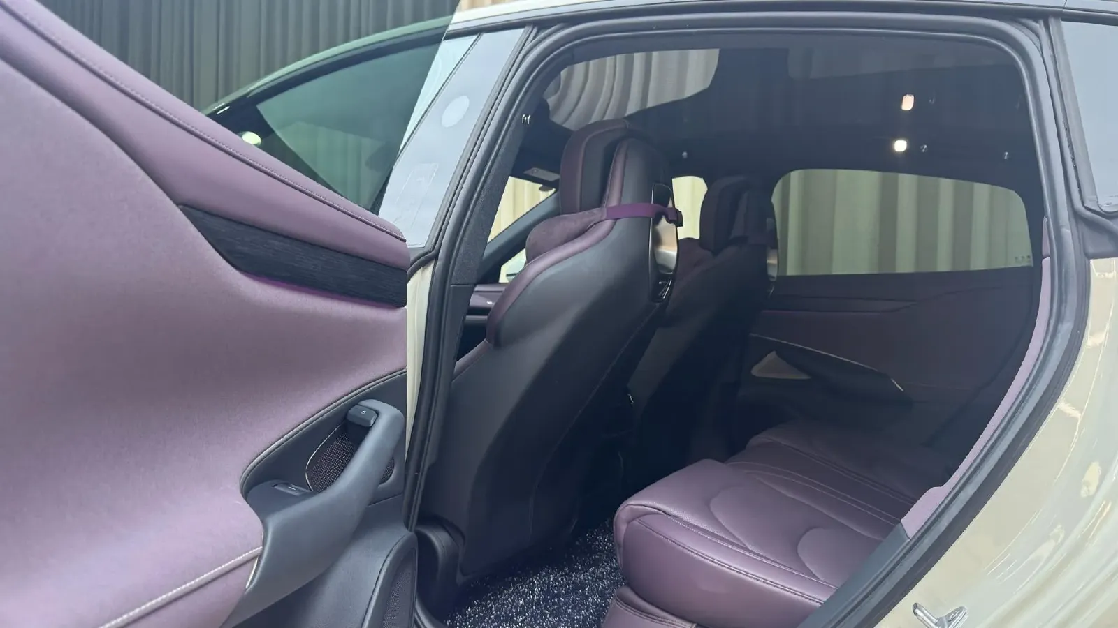 2024 MI SU7 BEV 73.6KWH,autocango,china used car exporter,china ev exporter,chinese used car exporter,chinese used ev exporter