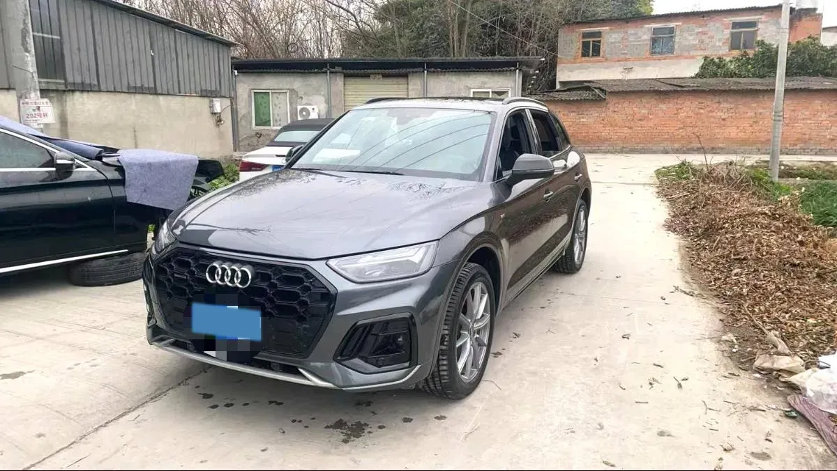 2023 Audi Q5L 2.0T 190HP L4 7DCT,autocango,china used car exporter,china ev exporter,chinese used car exporter,chinese used ev exporter