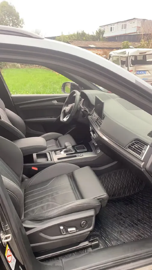 2023 Audi Q5L 2.0T 190HP L4 7DCT,autocango,china used car exporter,china ev exporter,chinese used car exporter,chinese used ev exporter