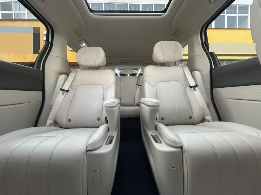 2022 Voyah Dream BEV 108.7KWH,autocango,china used car exporter,china ev exporter,chinese used car exporter,chinese used ev exporter