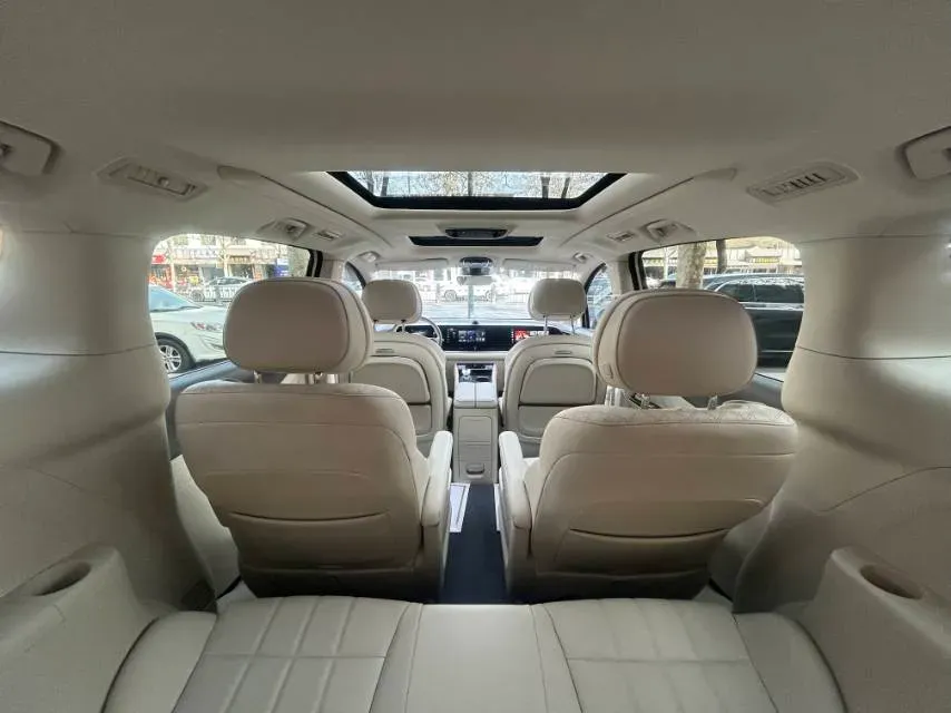 2022 Voyah Dream BEV 108.7KWH,autocango,china used car exporter,china ev exporter,chinese used car exporter,chinese used ev exporter