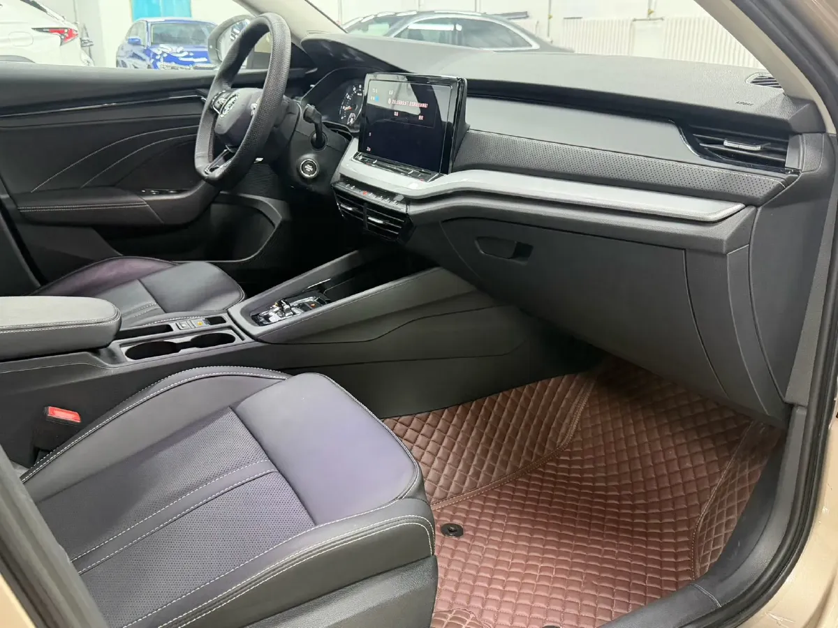 2022 Skoda Octavia 1.4T 150HP L4 7DCT,autocango,china used car exporter,china ev exporter,chinese used car exporter,chinese used ev exporter