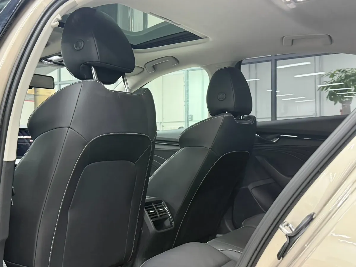 2022 Skoda Octavia 1.4T 150HP L4 7DCT,autocango,china used car exporter,china ev exporter,chinese used car exporter,chinese used ev exporter