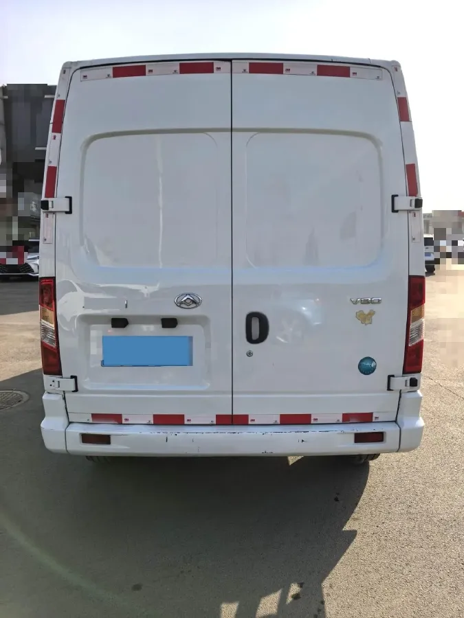2021 MAXUS XinTu V80 2.0T 139HP L4 6MT,autocango,china used car exporter,china ev exporter,chinese used car exporter,chinese used ev exporter