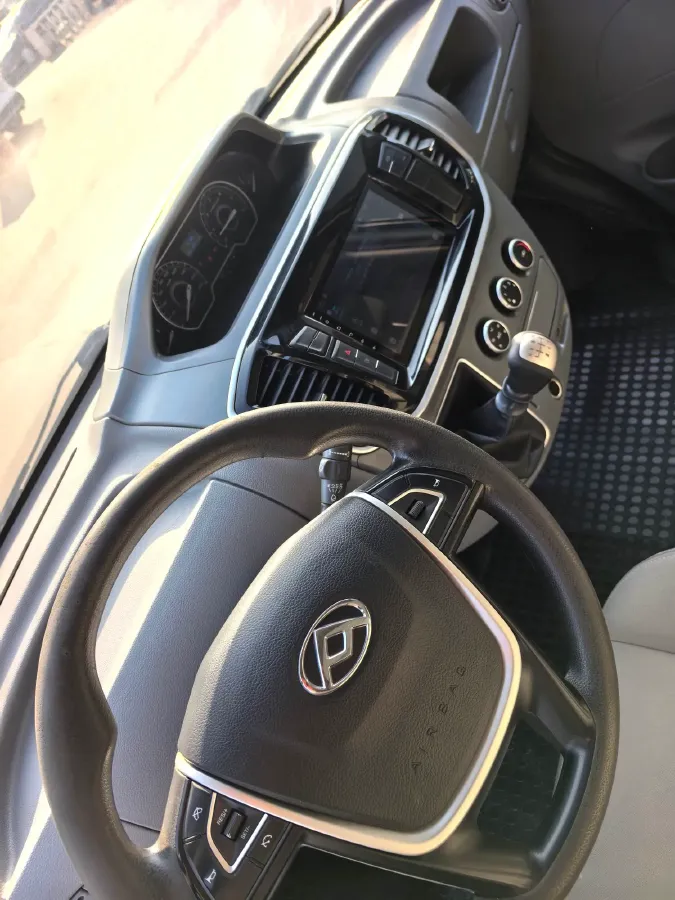 2021 MAXUS XinTu V80 2.0T 139HP L4 6MT,autocango,china used car exporter,china ev exporter,chinese used car exporter,chinese used ev exporter