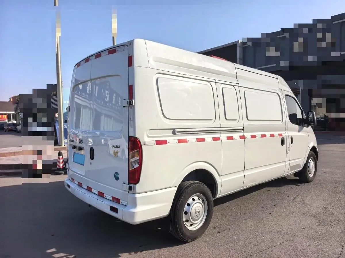 2021 MAXUS XinTu V80 2.0T 139HP L4 6MT,autocango,china used car exporter,china ev exporter,chinese used car exporter,chinese used ev exporter