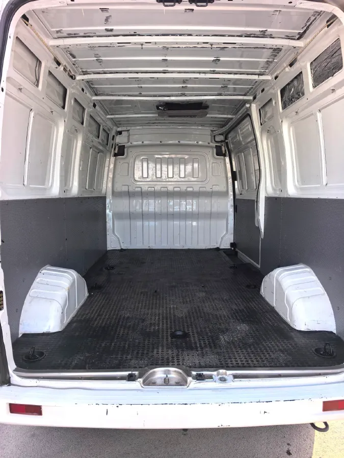 2021 MAXUS XinTu V80 2.0T 139HP L4 6MT,autocango,china used car exporter,china ev exporter,chinese used car exporter,chinese used ev exporter