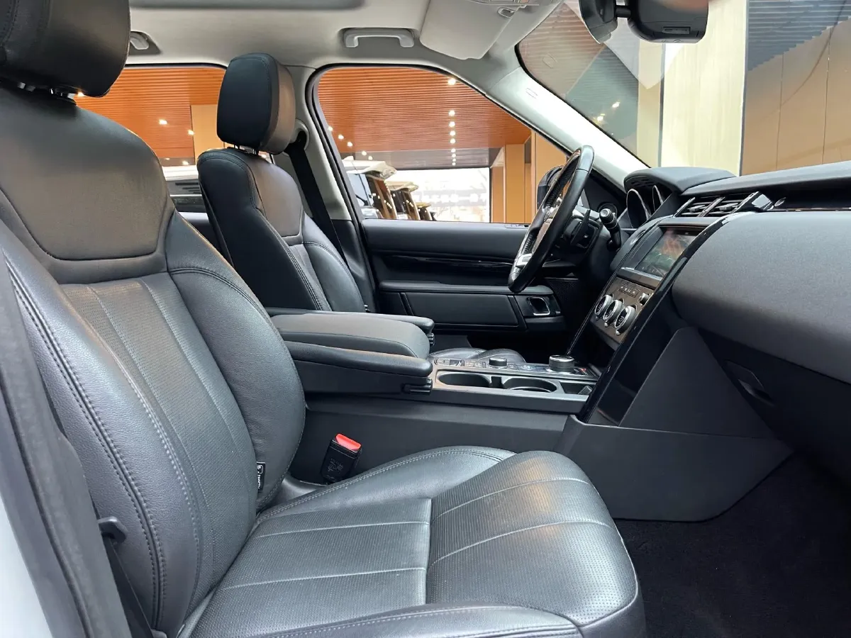 2018 Land Rover Discovery 3.0T 340HP V6 8AT,autocango,china used car exporter,china ev exporter,chinese used car exporter,chinese used ev exporter