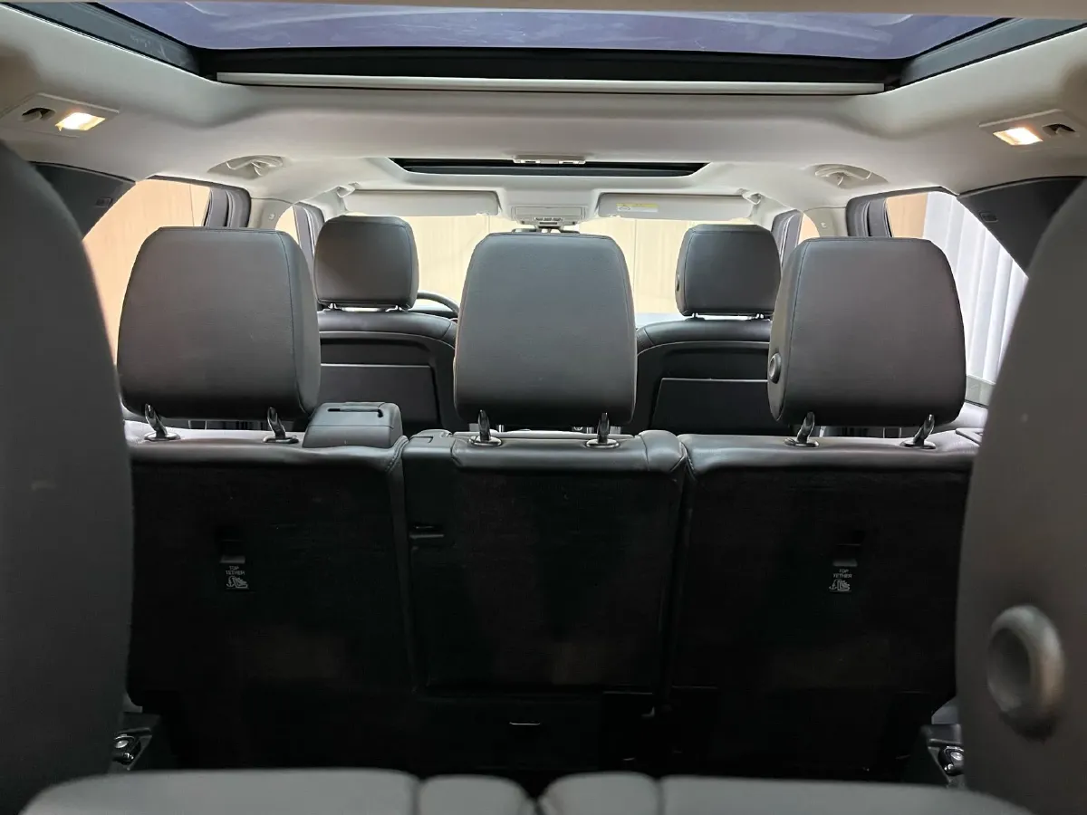 2018 Land Rover Discovery 3.0T 340HP V6 8AT,autocango,china used car exporter,china ev exporter,chinese used car exporter,chinese used ev exporter