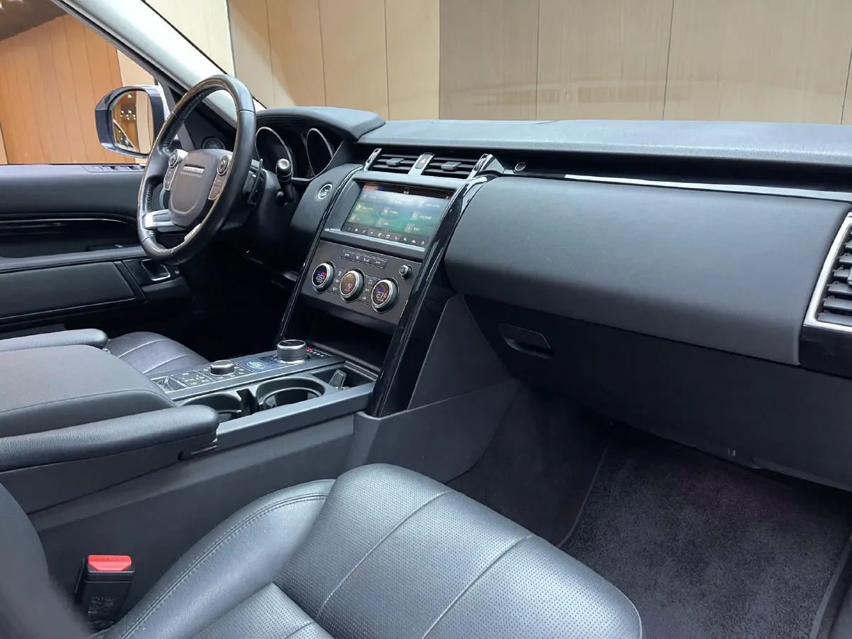 2018 Land Rover Discovery 3.0T 340HP V6 8AT,autocango,china used car exporter,china ev exporter,chinese used car exporter,chinese used ev exporter