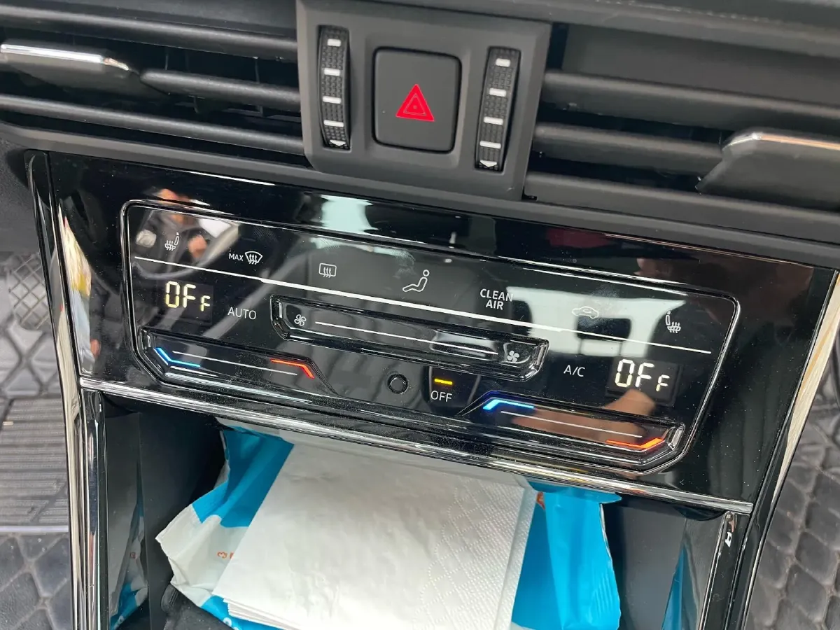 2023 Volkswagen Passat 2.0T 186HP L4 7DCT,autocango,china used car exporter,china ev exporter,chinese used car exporter,chinese used ev exporter