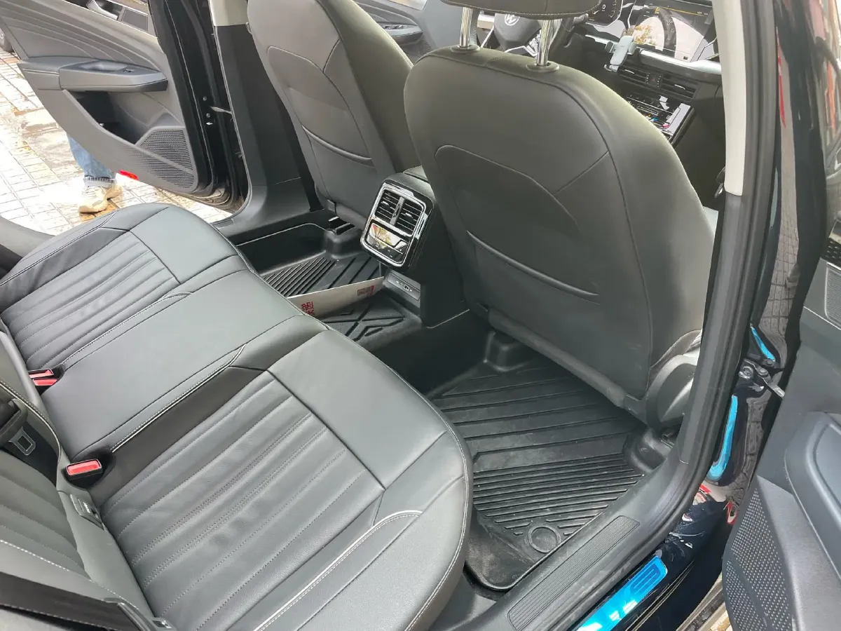 2023 Volkswagen Passat 2.0T 186HP L4 7DCT,autocango,china used car exporter,china ev exporter,chinese used car exporter,chinese used ev exporter