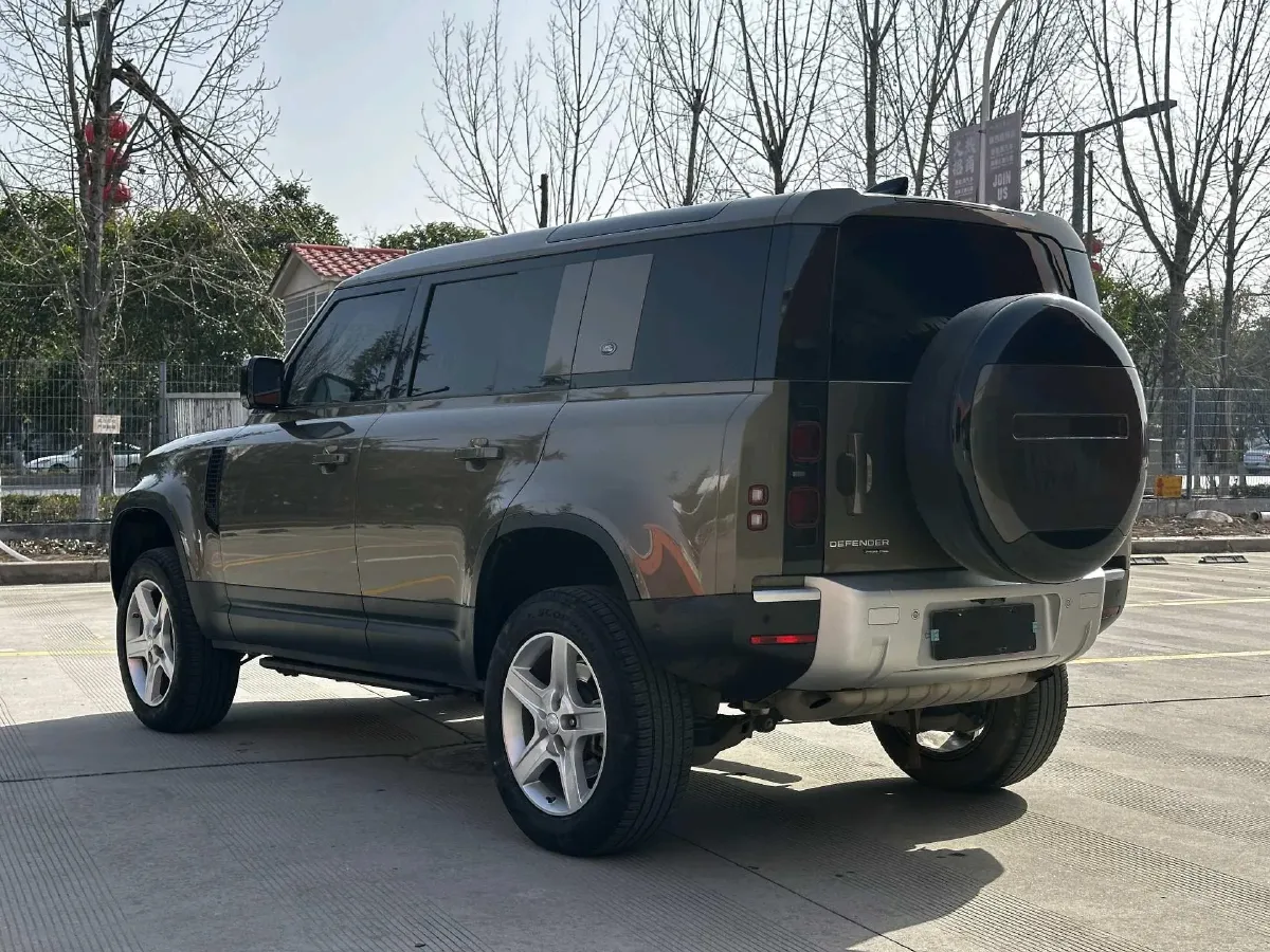 2020 Land Rover Defender 3.0T 400HP L6 8AT,autocango,china used car exporter,china ev exporter,chinese used car exporter,chinese used ev exporter