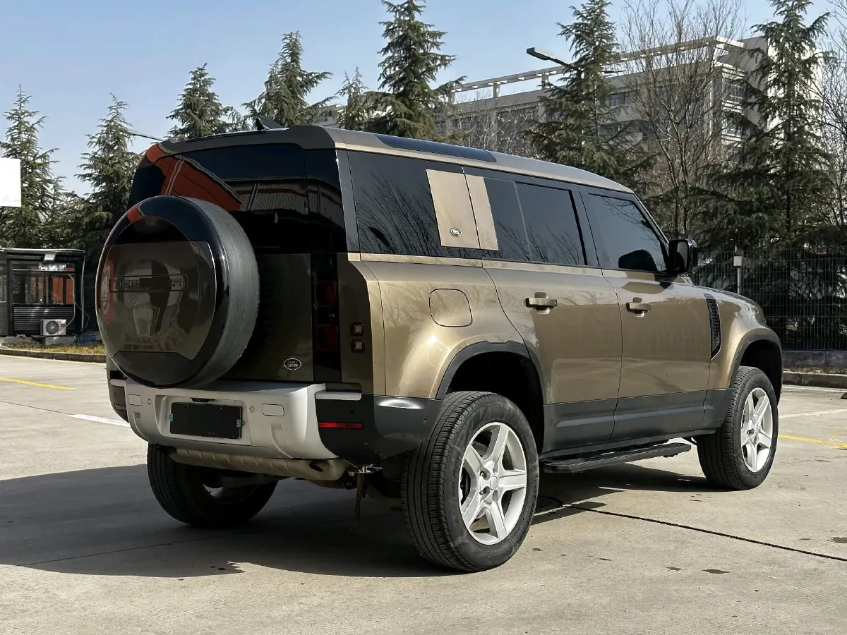 2020 Land Rover Defender 3.0T 400HP L6 8AT,autocango,china used car exporter,china ev exporter,chinese used car exporter,chinese used ev exporter
