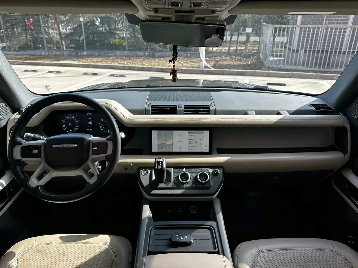 2020 Land Rover Defender 3.0T 400HP L6 8AT,autocango,china used car exporter,china ev exporter,chinese used car exporter,chinese used ev exporter