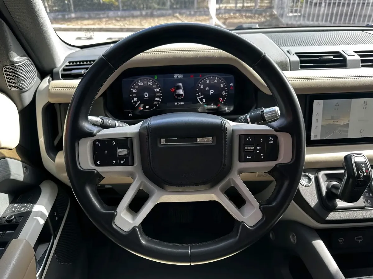 2020 Land Rover Defender 3.0T 400HP L6 8AT,autocango,china used car exporter,china ev exporter,chinese used car exporter,chinese used ev exporter