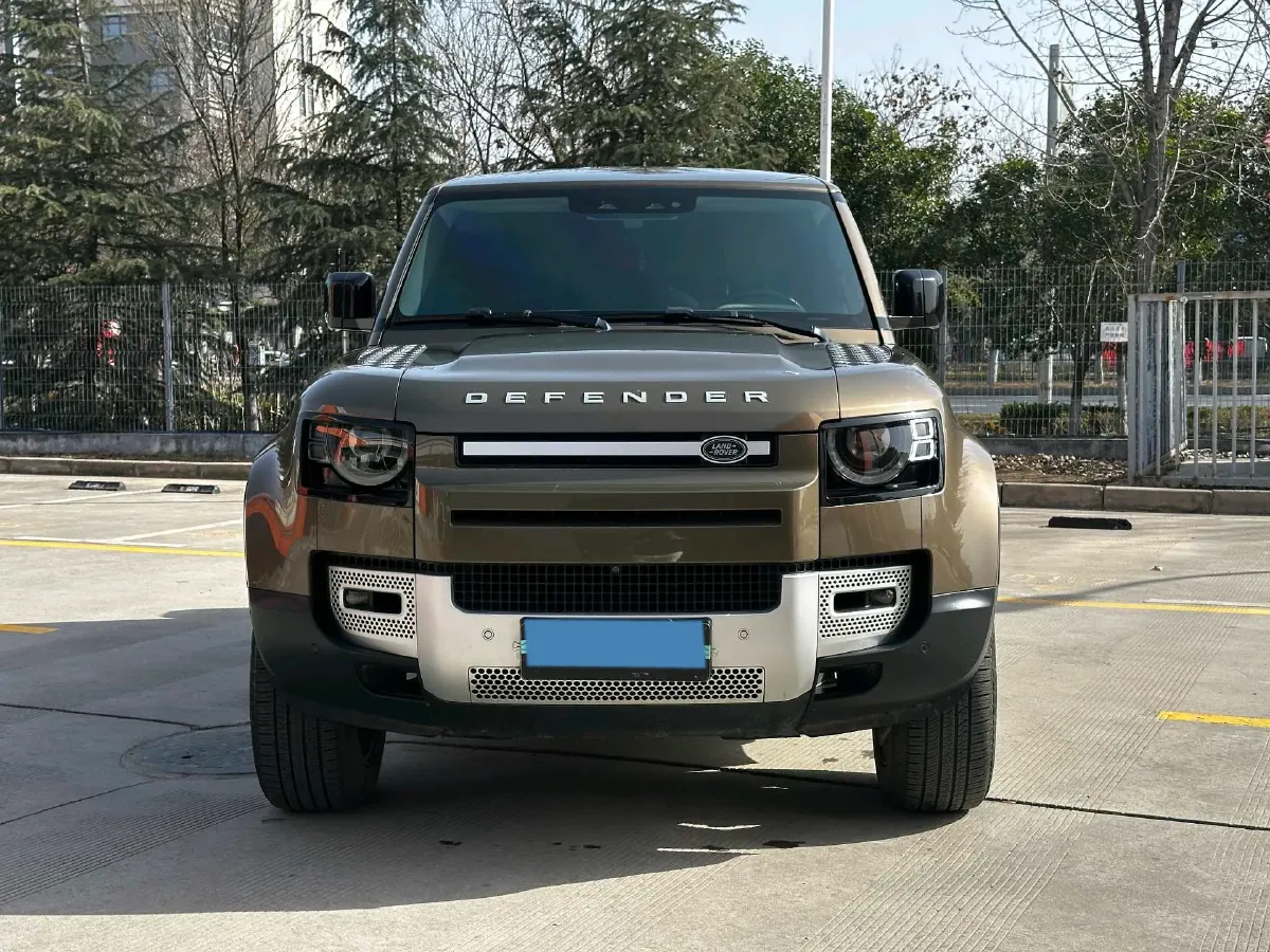 2020 Land Rover Defender 3.0T 400HP L6 8AT,autocango,china used car exporter,china ev exporter,chinese used car exporter,chinese used ev exporter