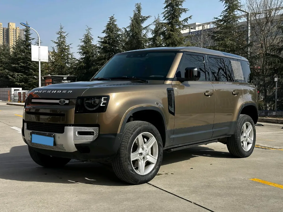 2020 Land Rover Defender 3.0T 400HP L6 8AT,autocango,china used car exporter,china ev exporter,chinese used car exporter,chinese used ev exporter