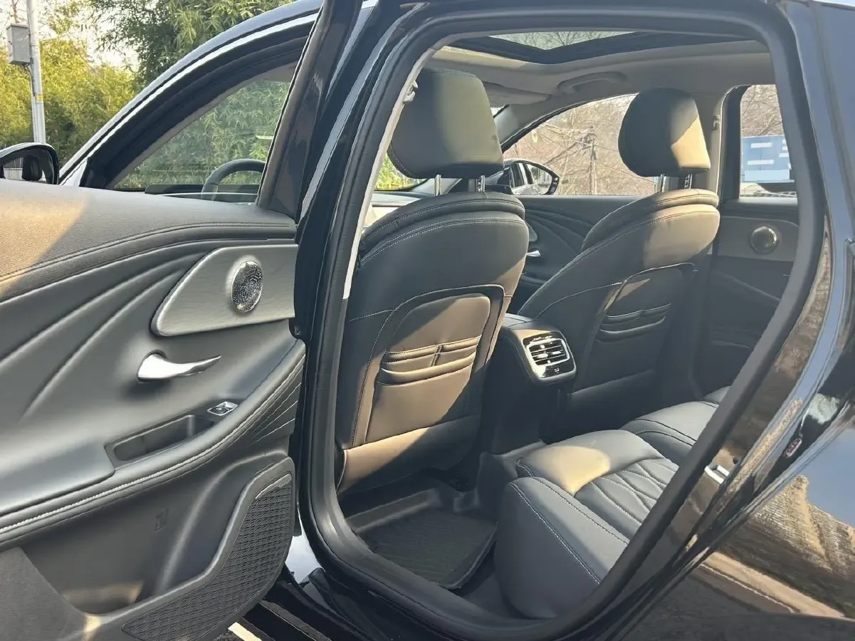 2025 Chery Arrizo 8 1.6T 197HP L4 7DCT,autocango,china used car exporter,china ev exporter,chinese used car exporter,chinese used ev exporter