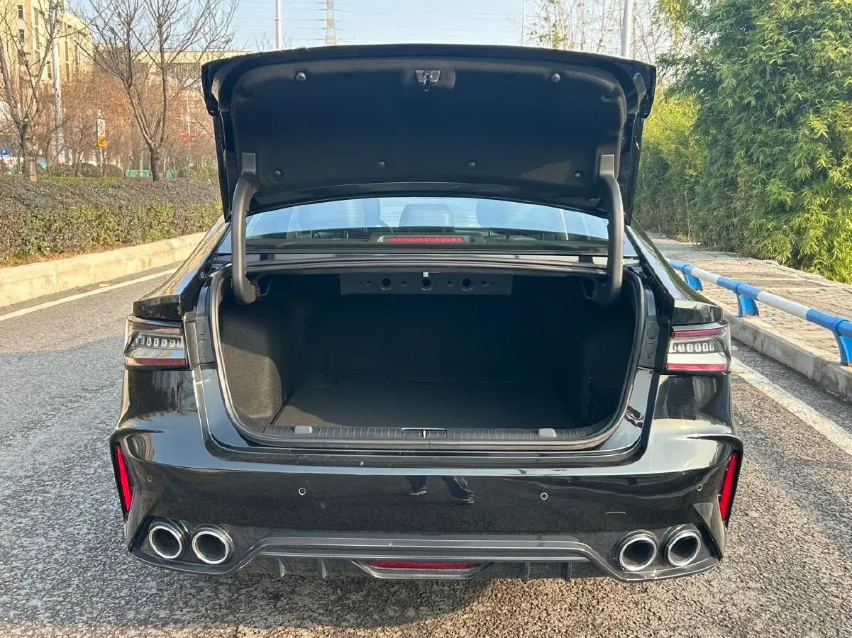 2025 Chery Arrizo 8 1.6T 197HP L4 7DCT,autocango,china used car exporter,china ev exporter,chinese used car exporter,chinese used ev exporter