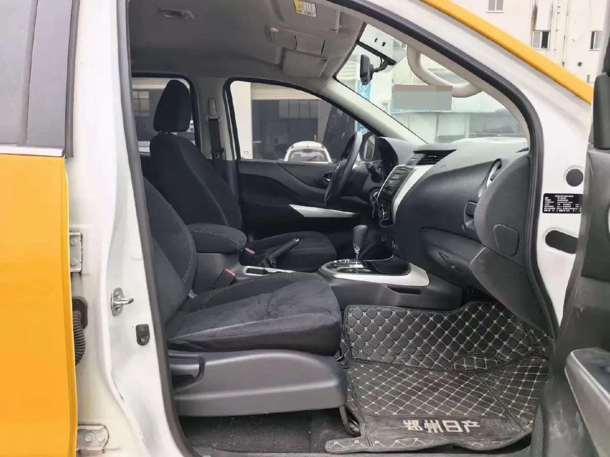 2021 Nissan Navara 2.5L 190HP L4 7AT,autocango,china used car exporter,china ev exporter,chinese used car exporter,chinese used ev exporter