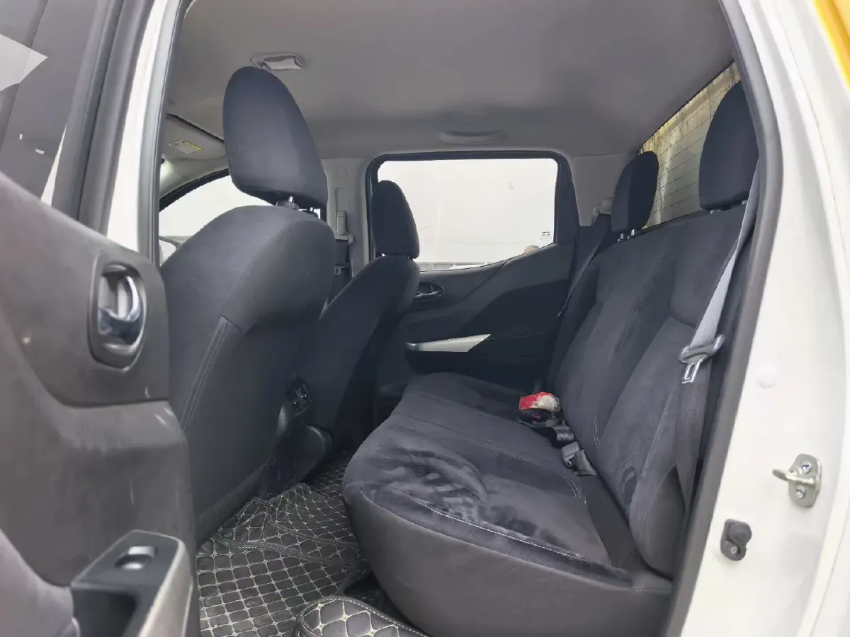 2021 Nissan Navara 2.5L 190HP L4 7AT,autocango,china used car exporter,china ev exporter,chinese used car exporter,chinese used ev exporter