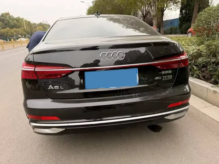 2023 Audi A6L 2.0T 245HP L4 7DCT,autocango,china used car exporter,china ev exporter,chinese used car exporter,chinese used ev exporter