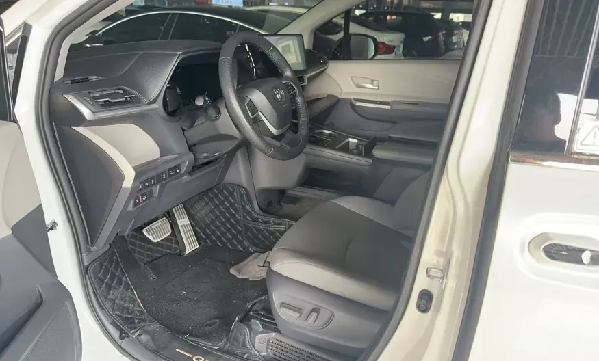 2022 Toyota Granvia 2.5L 192HP L4 E-CVT Hybrid,autocango,china used car exporter,china ev exporter,chinese used car exporter,chinese used ev exporter