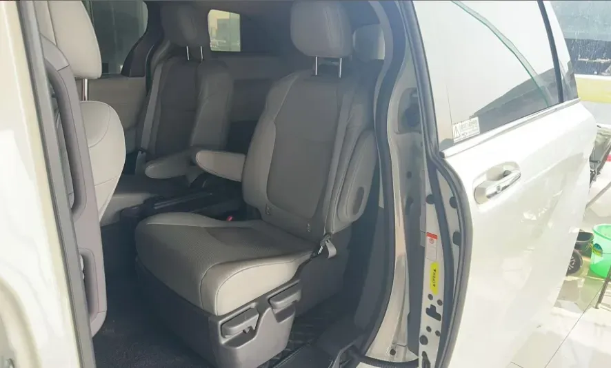 2022 Toyota Granvia 2.5L 192HP L4 E-CVT Hybrid,autocango,china used car exporter,china ev exporter,chinese used car exporter,chinese used ev exporter