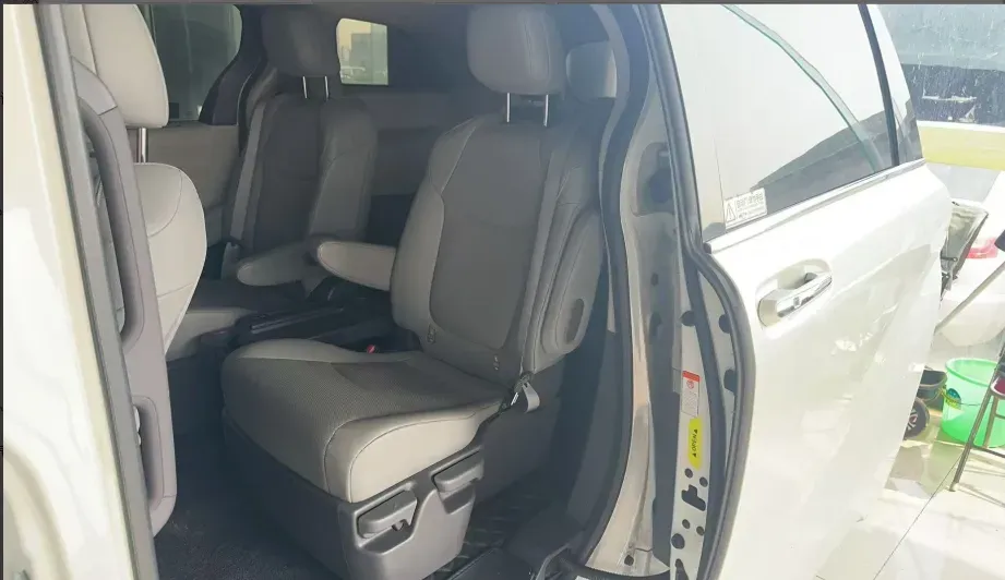 2022 Toyota Granvia 2.5L 192HP L4 E-CVT Hybrid,autocango,china used car exporter,china ev exporter,chinese used car exporter,chinese used ev exporter