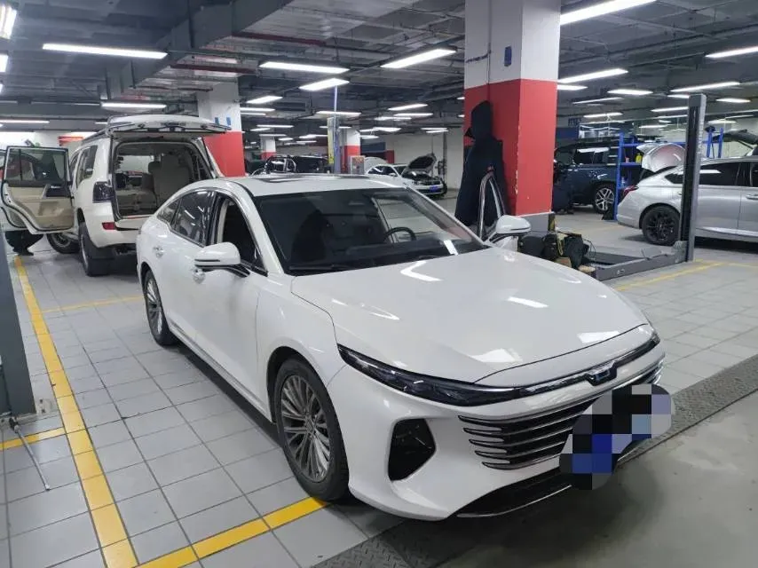 2024 Bestune B70 2.0T 224HP L4 6AT,autocango,china used car exporter,china ev exporter,chinese used car exporter,chinese used ev exporter