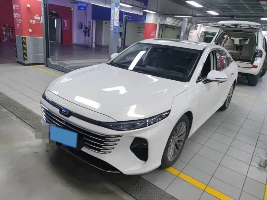2024 Bestune B70 2.0T 224HP L4 6AT,autocango,china used car exporter,china ev exporter,chinese used car exporter,chinese used ev exporter