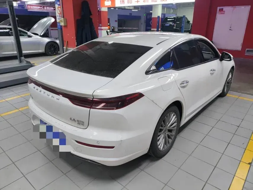 2024 Bestune B70 2.0T 224HP L4 6AT,autocango,china used car exporter,china ev exporter,chinese used car exporter,chinese used ev exporter
