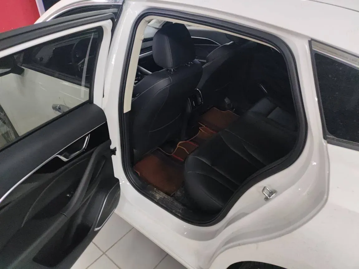 2024 Bestune B70 2.0T 224HP L4 6AT,autocango,china used car exporter,china ev exporter,chinese used car exporter,chinese used ev exporter