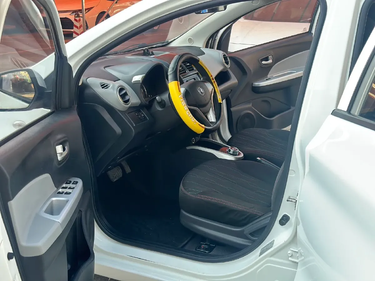 2020 ChangAn BenBen E-Star BEV 32.2KWH,autocango,china used car exporter,china ev exporter,chinese used car exporter,chinese used ev exporter