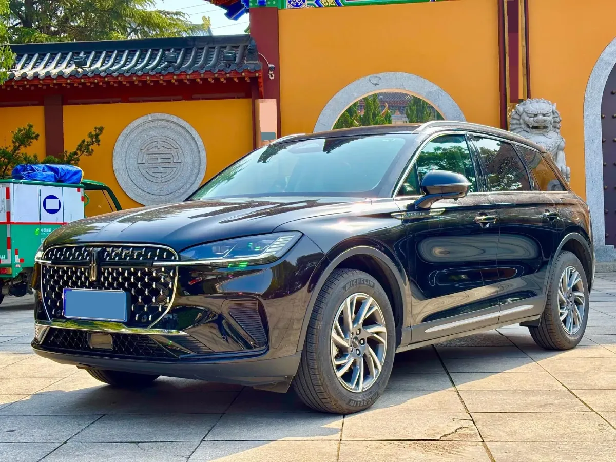 2024 Lincoln Corsair 2.0T 261HP L4 8AT,autocango,china used car exporter,china ev exporter,chinese used car exporter,chinese used ev exporter