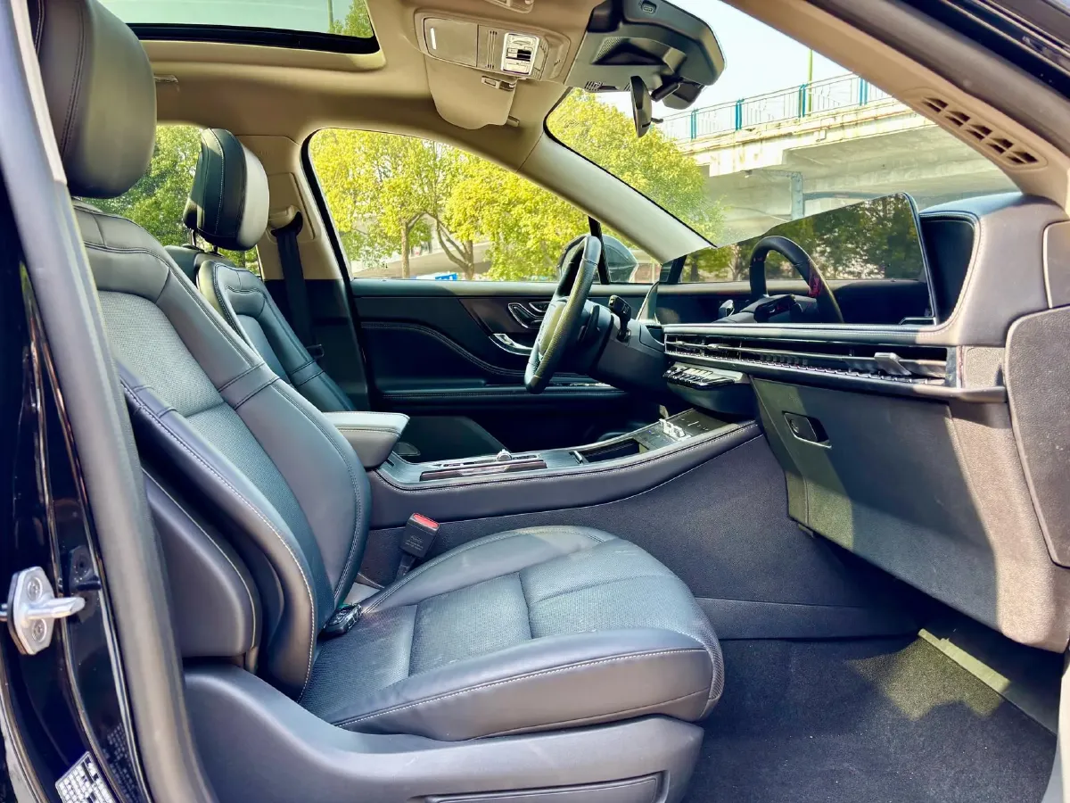 2024 Lincoln Corsair 2.0T 261HP L4 8AT,autocango,china used car exporter,china ev exporter,chinese used car exporter,chinese used ev exporter